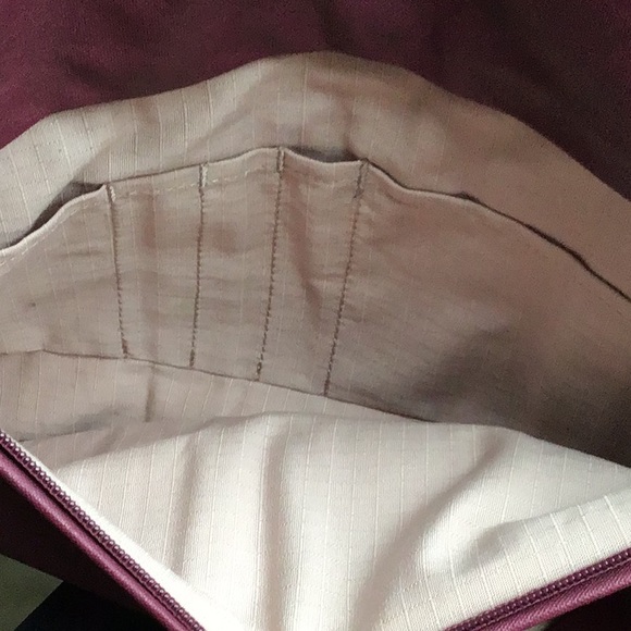 EUC Incase unique plum color computer case - Picture 4 of 9